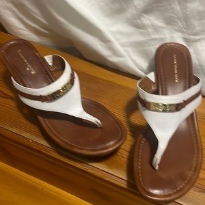 This pair want last long at all.size  10. Like brand new